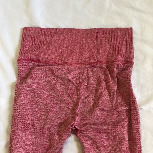 SOLD Pink gym shark leggings - Picture 13 of 13